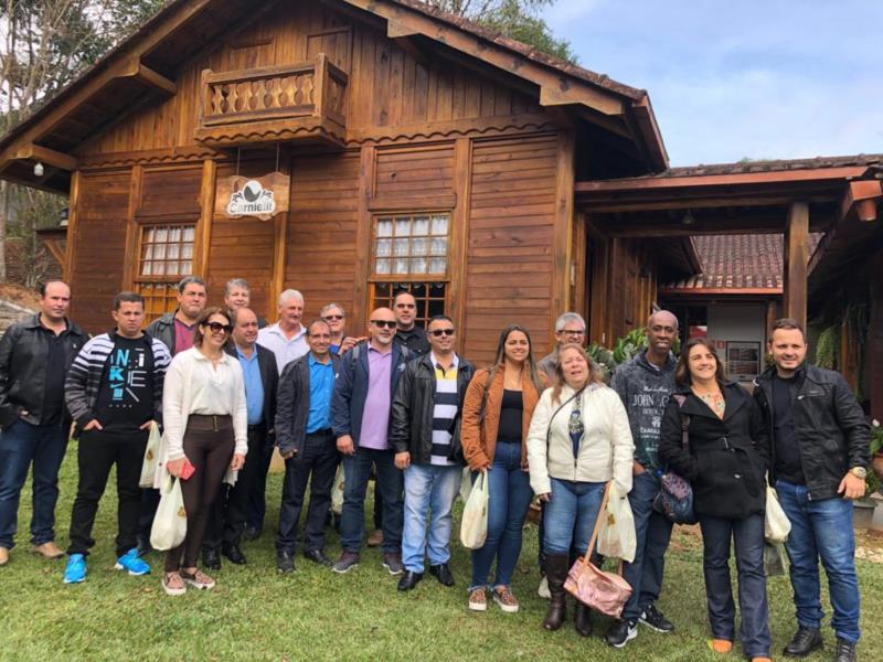 Emprego, renda, micro e pequenas empresas. Rodeiro sempre à frente.