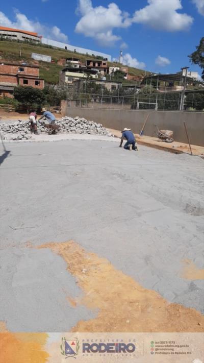 Após obras de rede pluvial e de esgoto, bairro Nova Cidade recebe calçamento