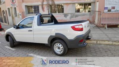 Prefeitura adquire novo veículo para auxiliar nos serviços da Secretaria de Obras