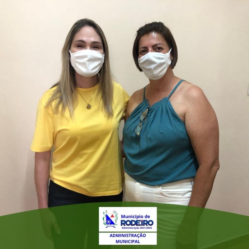 Visita da Deputada Estadual Delegada Sheila em Rodeiro