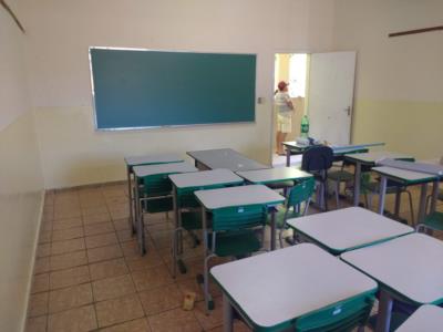 Escola Municipal Professor Arthur Nunes de Medeiros com nova pintura