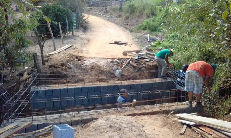 Prefeitura constrói ponte na Bagagem