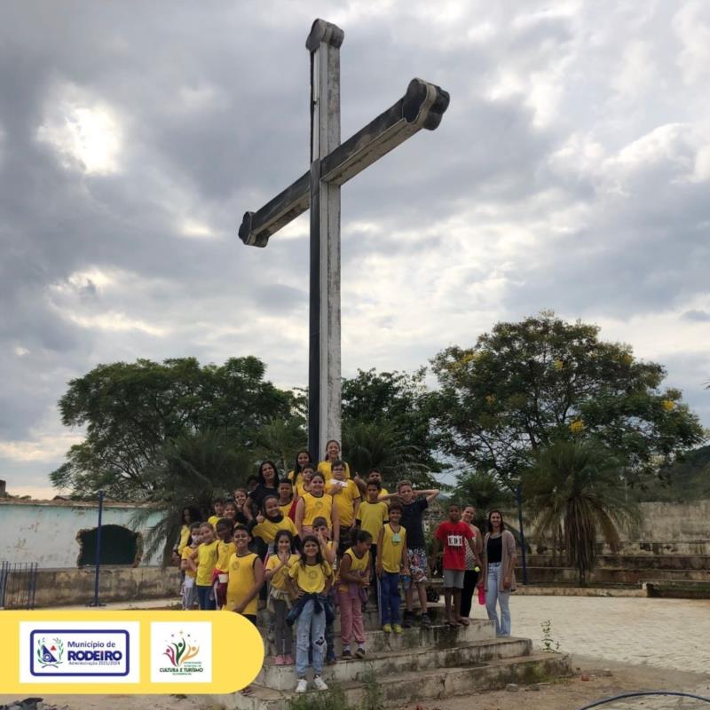 VISITA AO CRUZEIRO E BUSTO DE ADOLFO NICOLATO